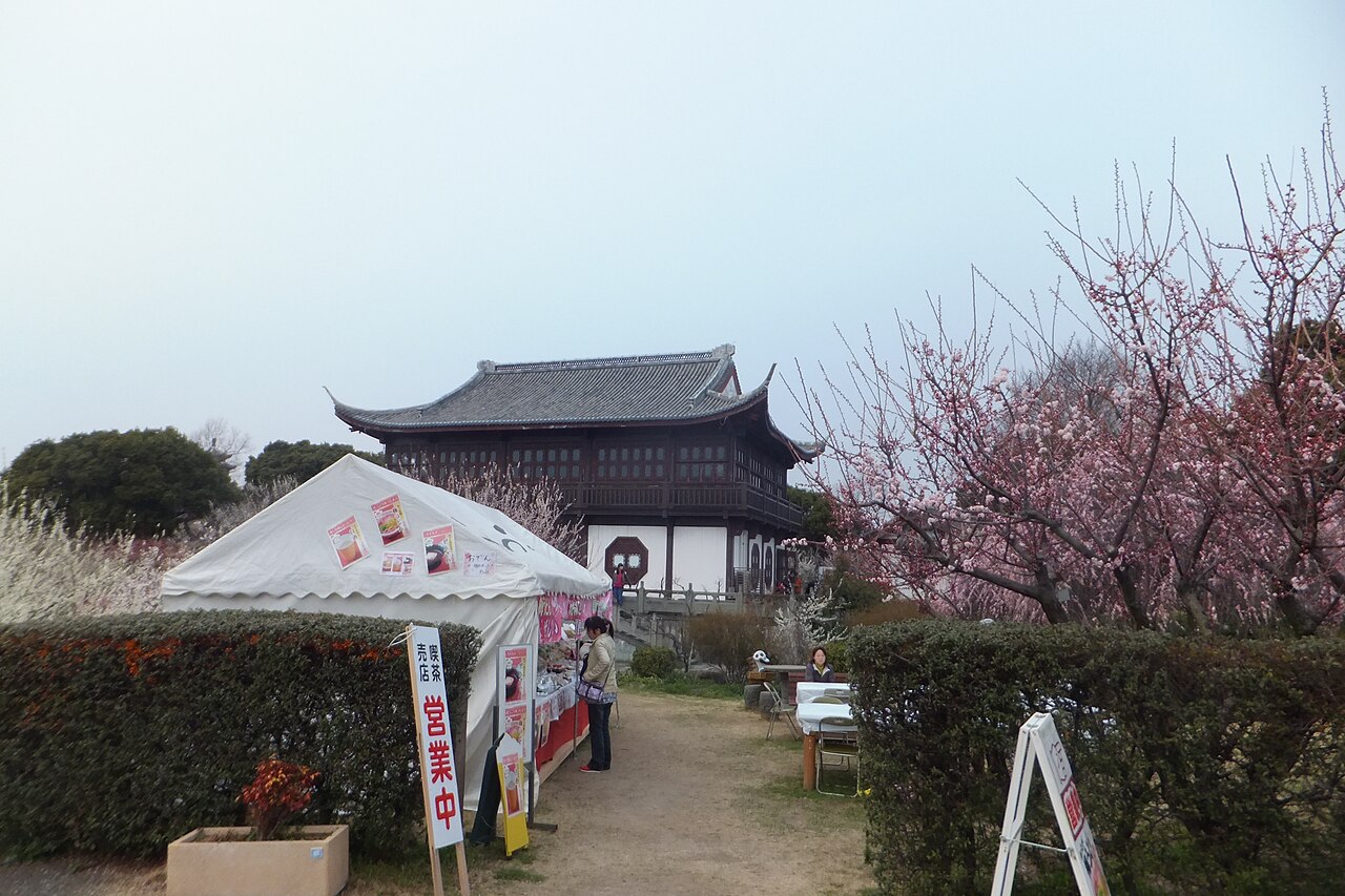 海の見える梅林へ：綾部山梅林と世界の梅公園（兵庫・たつの）